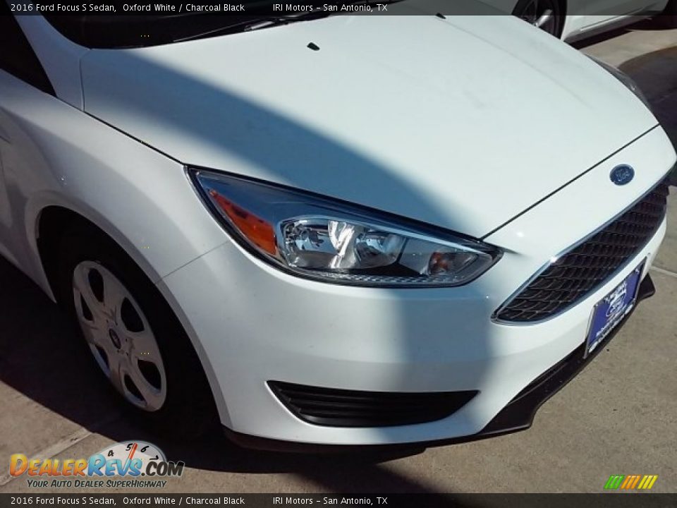 2016 Ford Focus S Sedan Oxford White / Charcoal Black Photo #3