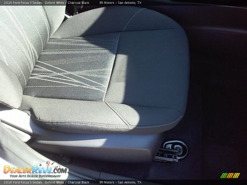 2016 Ford Focus S Sedan Oxford White / Charcoal Black Photo #12