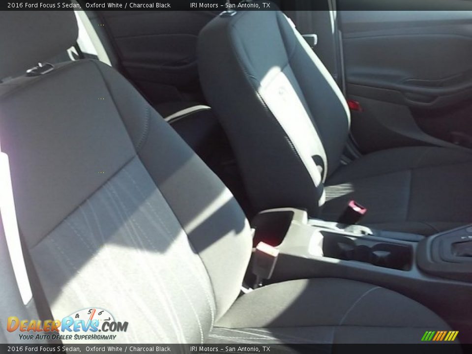 2016 Ford Focus S Sedan Oxford White / Charcoal Black Photo #13