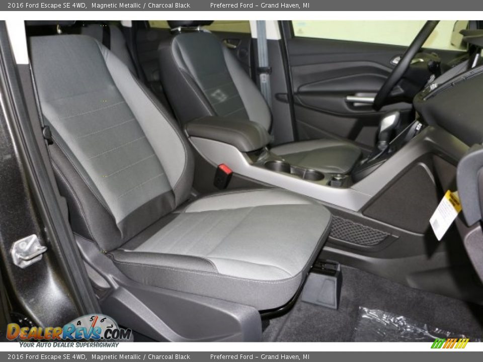 2016 Ford Escape SE 4WD Magnetic Metallic / Charcoal Black Photo #8