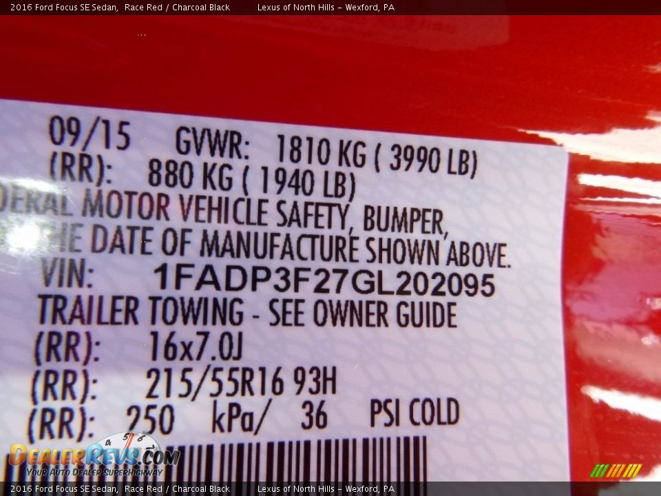 2016 Ford Focus SE Sedan Race Red / Charcoal Black Photo #12