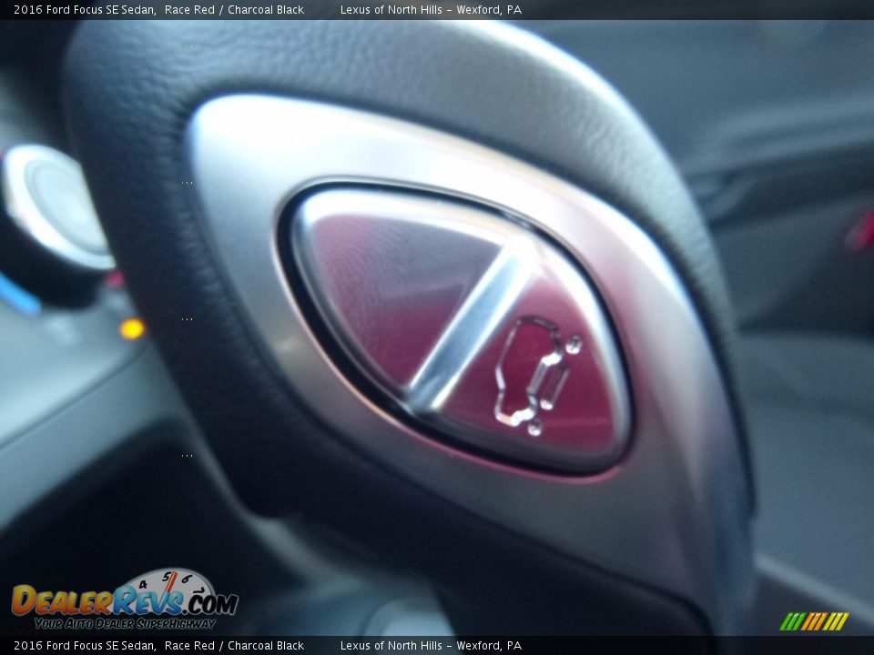 2016 Ford Focus SE Sedan Race Red / Charcoal Black Photo #20
