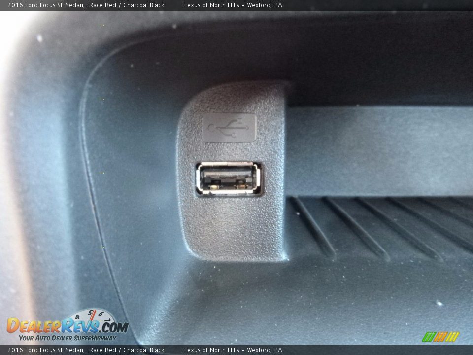 2016 Ford Focus SE Sedan Race Red / Charcoal Black Photo #21