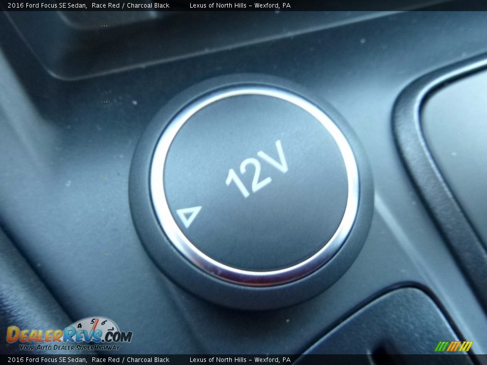 2016 Ford Focus SE Sedan Race Red / Charcoal Black Photo #22