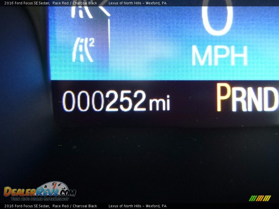 2016 Ford Focus SE Sedan Race Red / Charcoal Black Photo #25