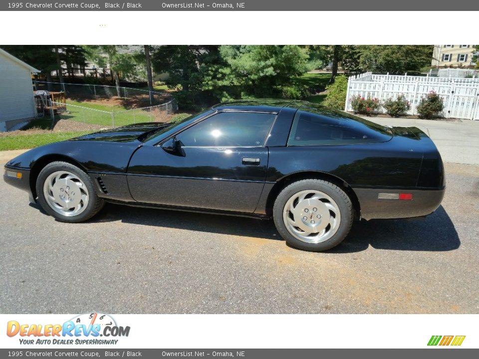 1995 Chevrolet Corvette Coupe Black / Black Photo #2