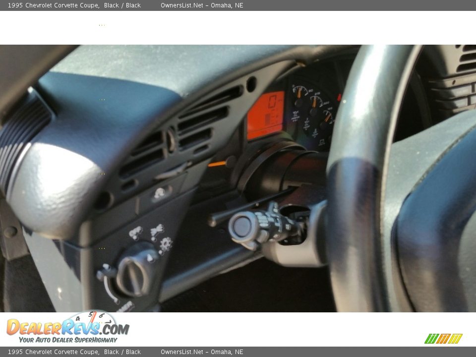 1995 Chevrolet Corvette Coupe Black / Black Photo #8