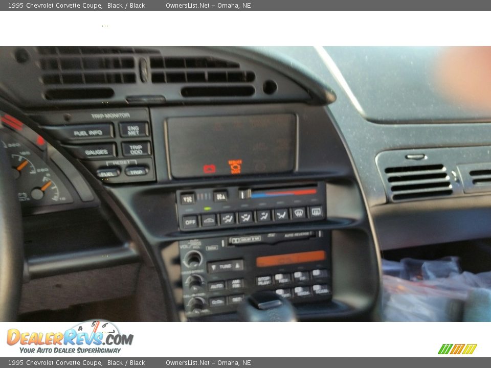 1995 Chevrolet Corvette Coupe Black / Black Photo #10