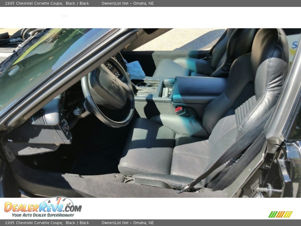 1995 Chevrolet Corvette Coupe Black / Black Photo #13