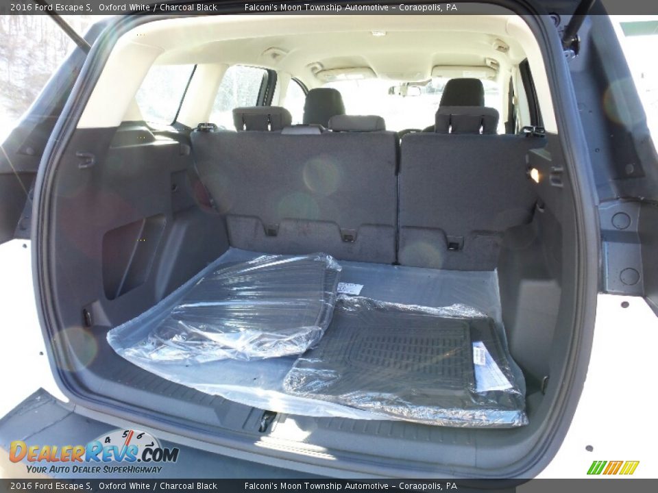 2016 Ford Escape S Oxford White / Charcoal Black Photo #7