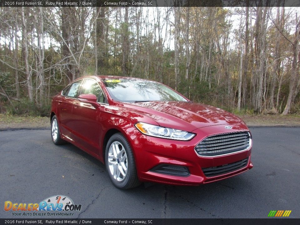2016 Ford Fusion SE Ruby Red Metallic / Dune Photo #1