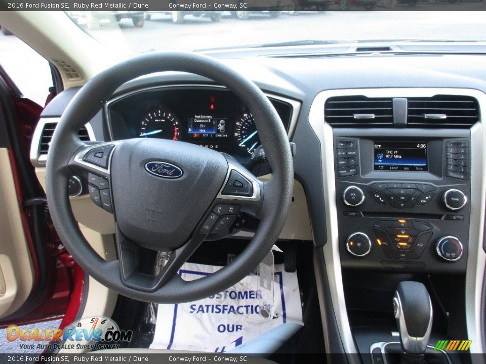 2016 Ford Fusion SE Ruby Red Metallic / Dune Photo #21