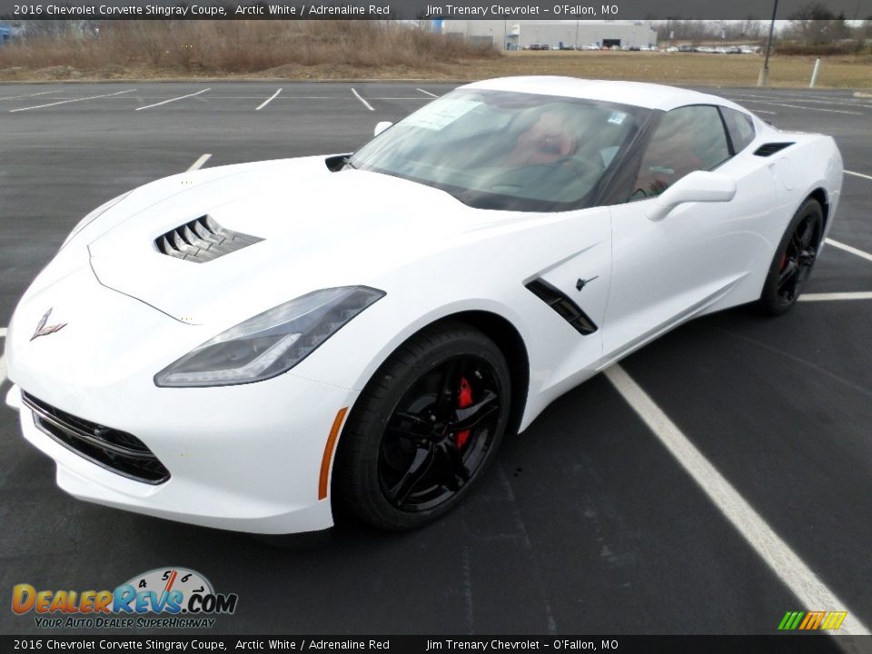 Front 3/4 View of 2016 Chevrolet Corvette Stingray Coupe Photo #1