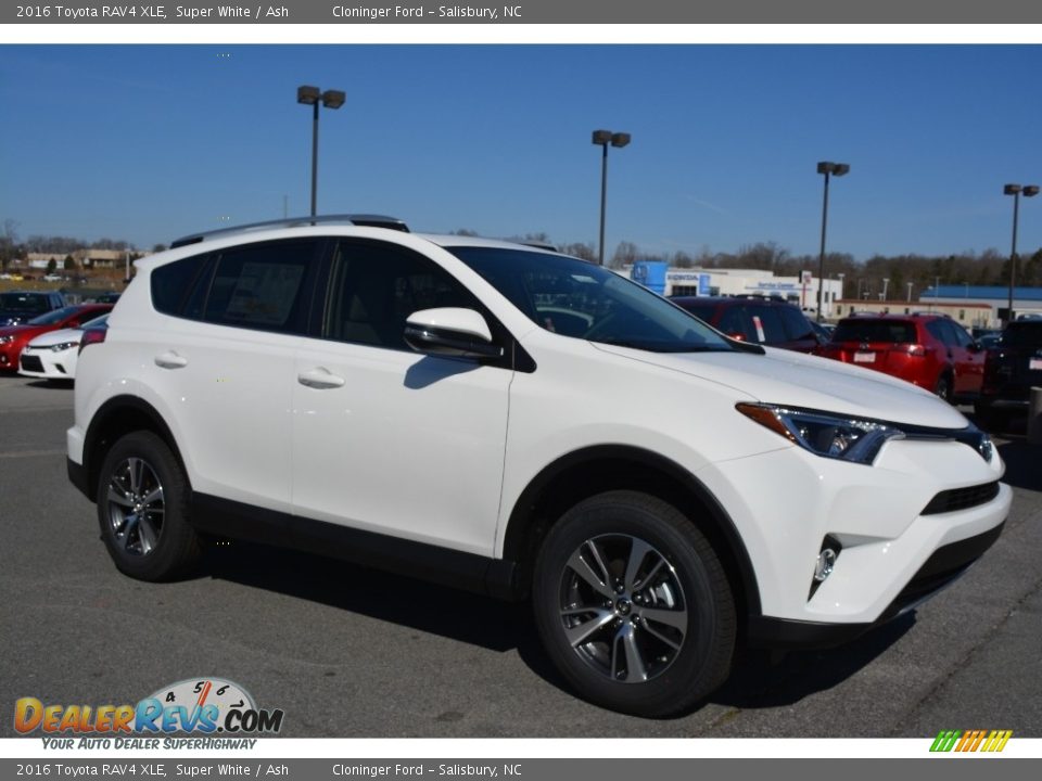 2016 Toyota RAV4 XLE Super White / Ash Photo #1