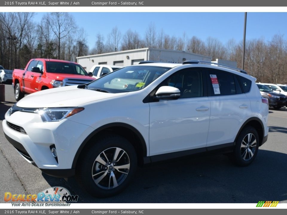 2016 Toyota RAV4 XLE Super White / Ash Photo #3