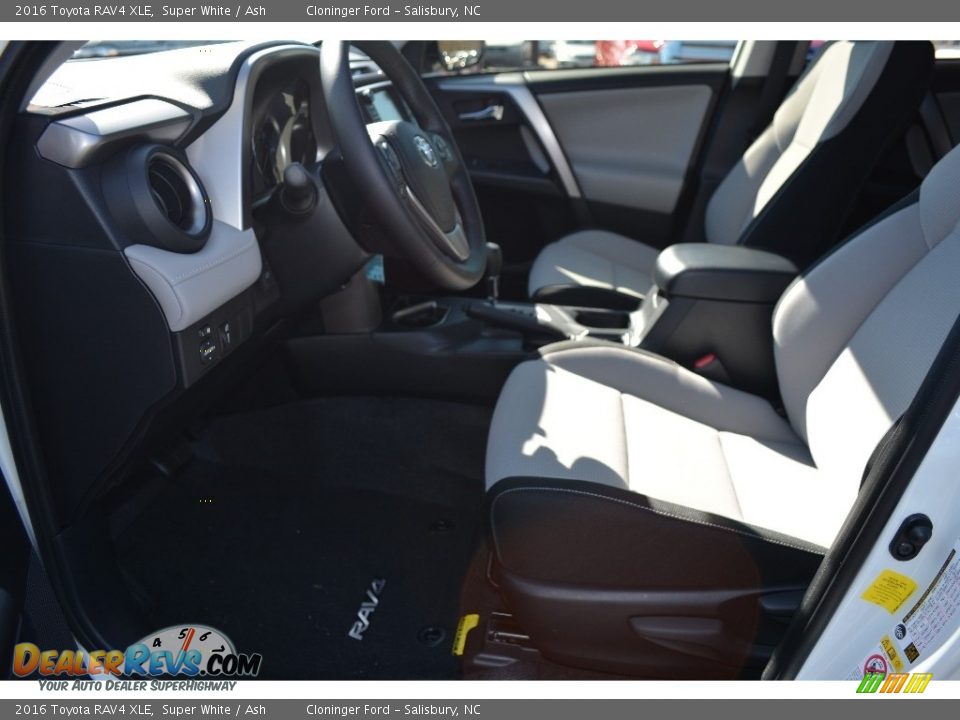2016 Toyota RAV4 XLE Super White / Ash Photo #7
