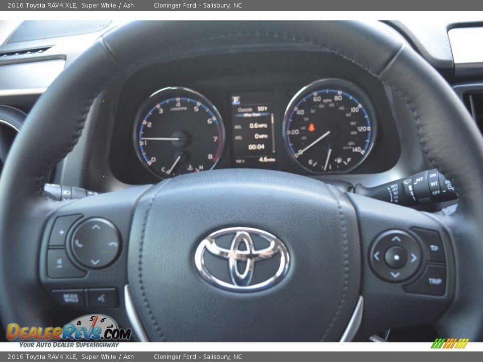 2016 Toyota RAV4 XLE Super White / Ash Photo #19