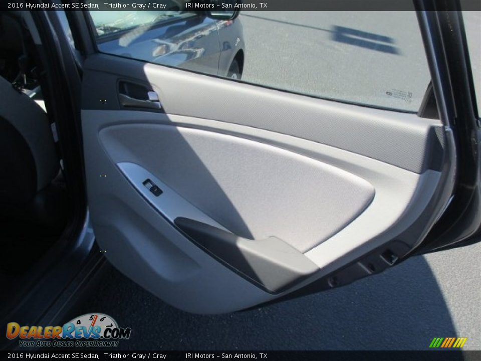 2016 Hyundai Accent SE Sedan Triathlon Gray / Gray Photo #10