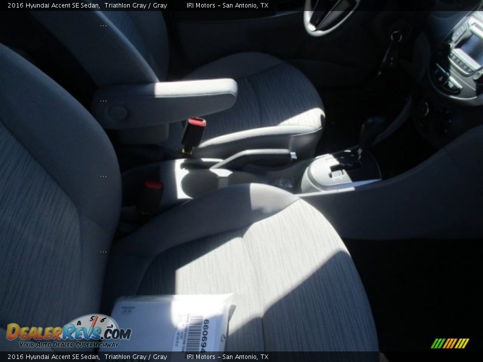2016 Hyundai Accent SE Sedan Triathlon Gray / Gray Photo #17
