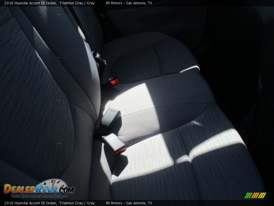 2016 Hyundai Accent SE Sedan Triathlon Gray / Gray Photo #18