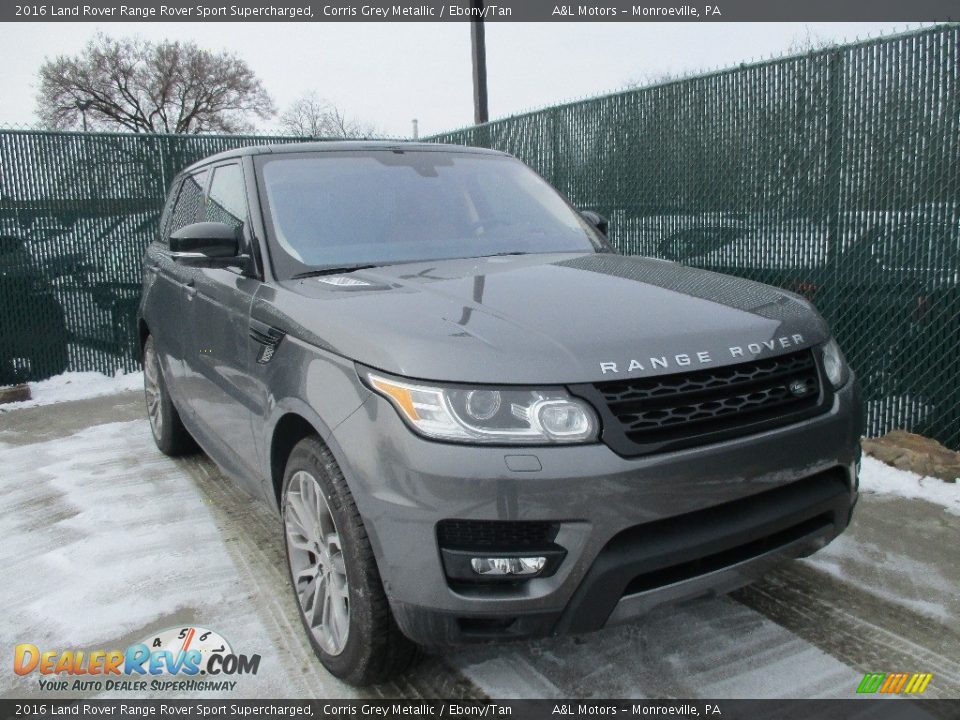 Front 3/4 View of 2016 Land Rover Range Rover Sport Supercharged Photo #5