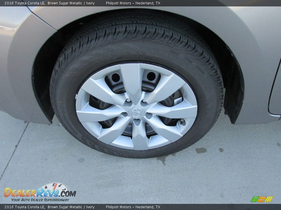 2016 Toyota Corolla LE Brown Sugar Metallic / Ivory Photo #11