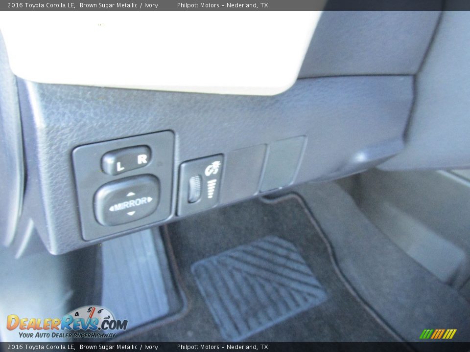 2016 Toyota Corolla LE Brown Sugar Metallic / Ivory Photo #31
