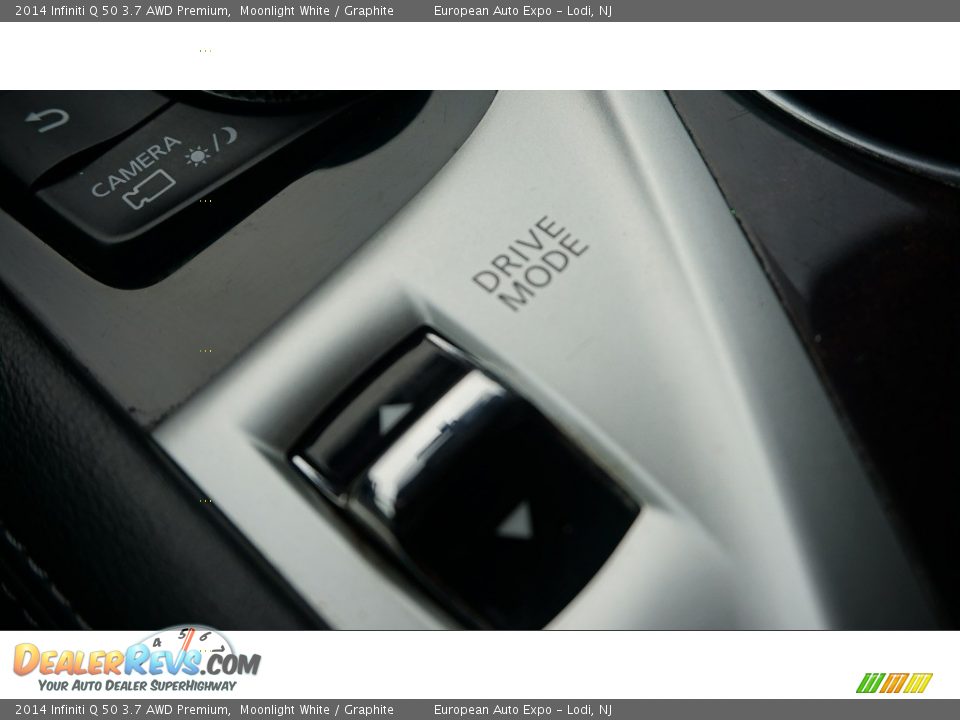 2014 Infiniti Q 50 3.7 AWD Premium Moonlight White / Graphite Photo #28