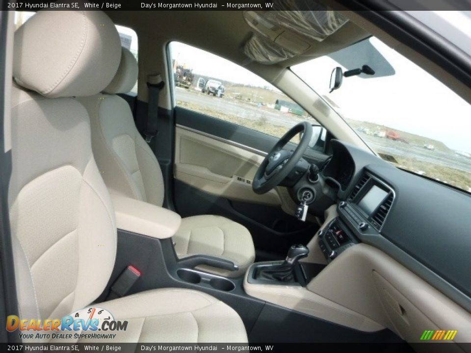 2017 Hyundai Elantra SE White / Beige Photo #3