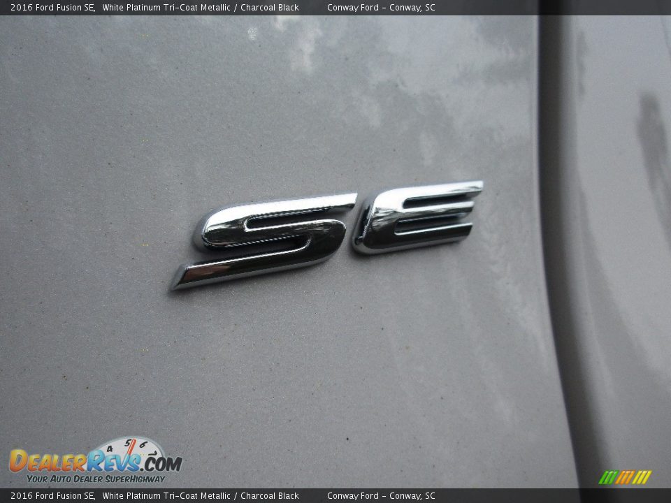 2016 Ford Fusion SE White Platinum Tri-Coat Metallic / Charcoal Black Photo #5