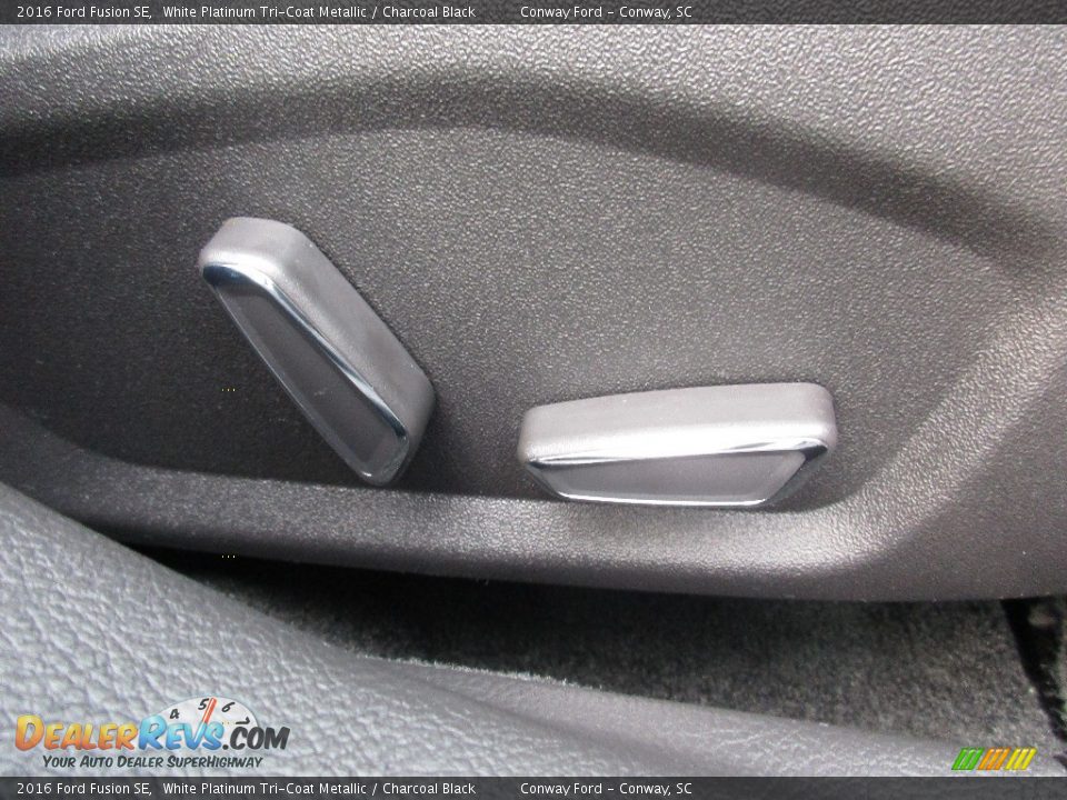 2016 Ford Fusion SE White Platinum Tri-Coat Metallic / Charcoal Black Photo #16