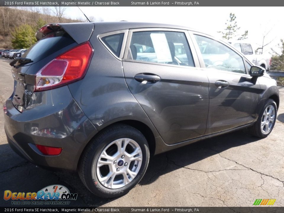 2016 Ford Fiesta SE Hatchback Magnetic Metallic / Charcoal Black Photo #2