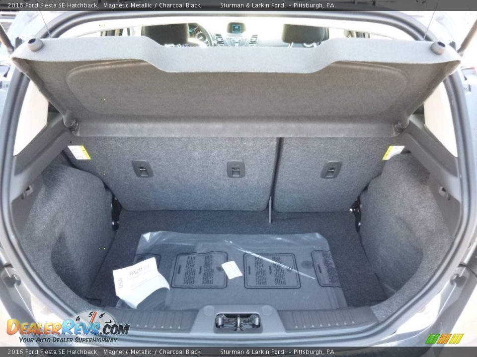 2016 Ford Fiesta SE Hatchback Magnetic Metallic / Charcoal Black Photo #3