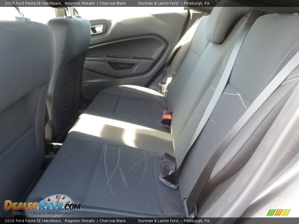2016 Ford Fiesta SE Hatchback Magnetic Metallic / Charcoal Black Photo #8