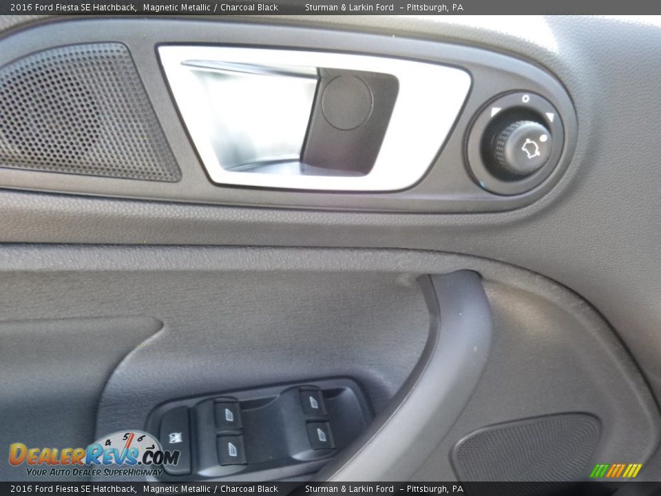 2016 Ford Fiesta SE Hatchback Magnetic Metallic / Charcoal Black Photo #10