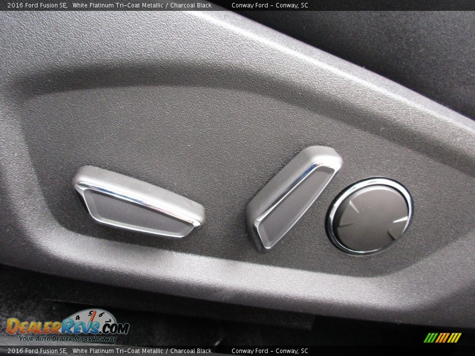 2016 Ford Fusion SE White Platinum Tri-Coat Metallic / Charcoal Black Photo #14