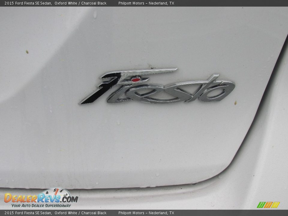 2015 Ford Fiesta SE Sedan Oxford White / Charcoal Black Photo #15