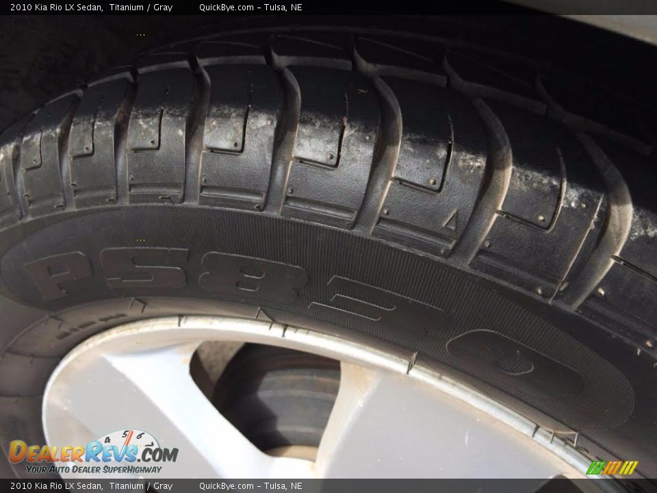 2010 Kia Rio LX Sedan Titanium / Gray Photo #16