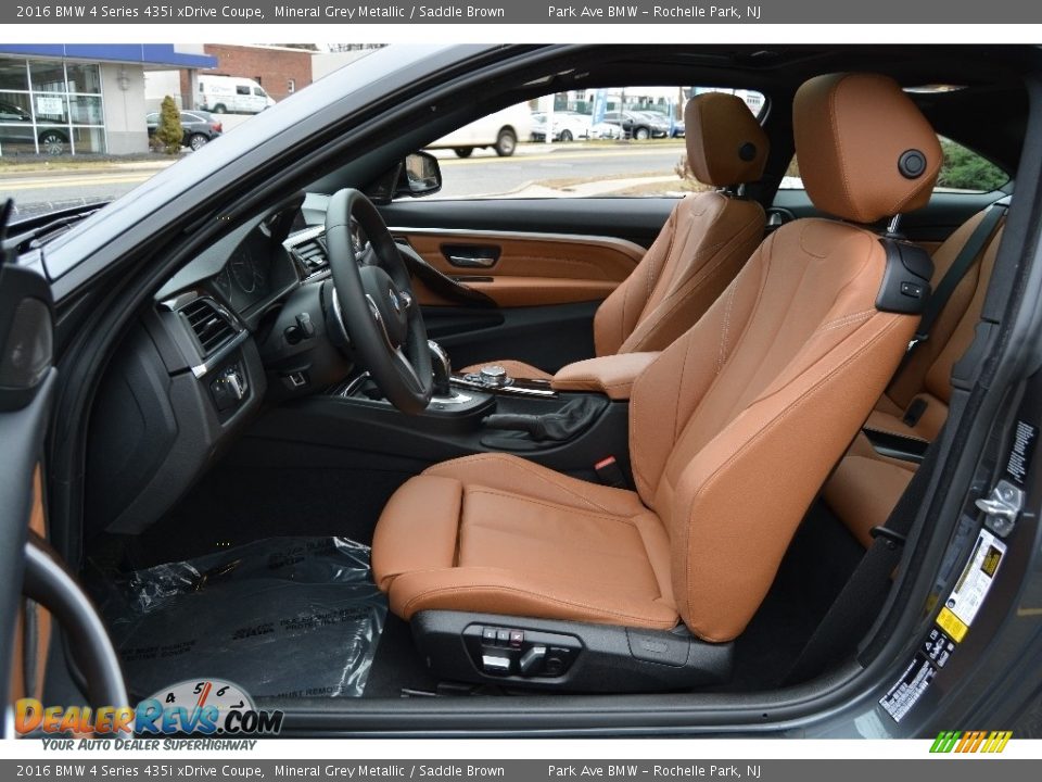 Front Seat of 2016 BMW 4 Series 435i xDrive Coupe Photo #11