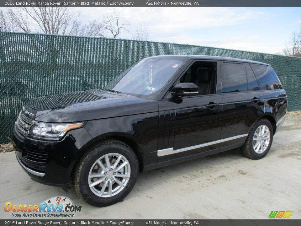 Front 3/4 View of 2016 Land Rover Range Rover  Photo #8