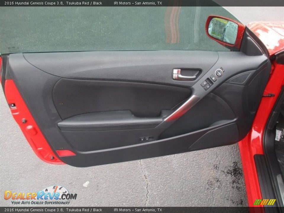 Door Panel of 2016 Hyundai Genesis Coupe 3.8 Photo #11