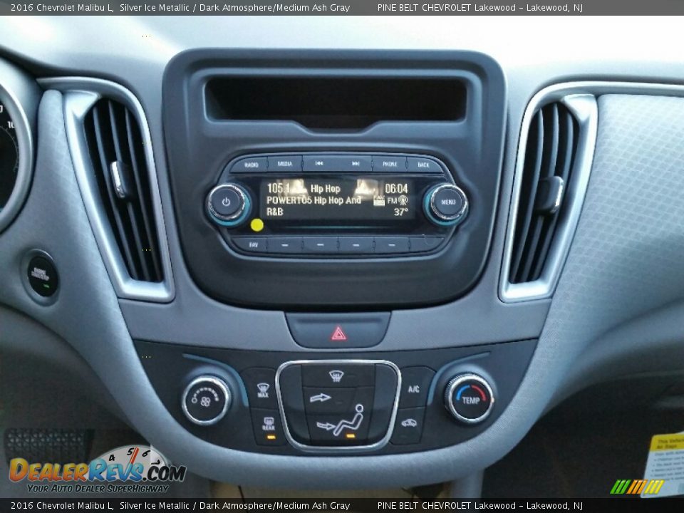 Controls of 2016 Chevrolet Malibu L Photo #9