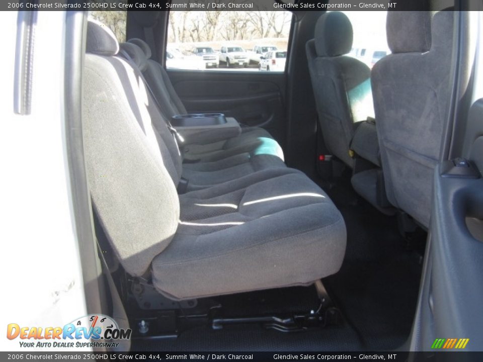 2006 Chevrolet Silverado 2500HD LS Crew Cab 4x4 Summit White / Dark Charcoal Photo #18