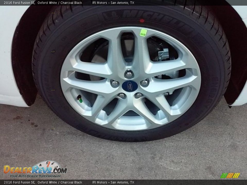 2016 Ford Fusion SE Oxford White / Charcoal Black Photo #4