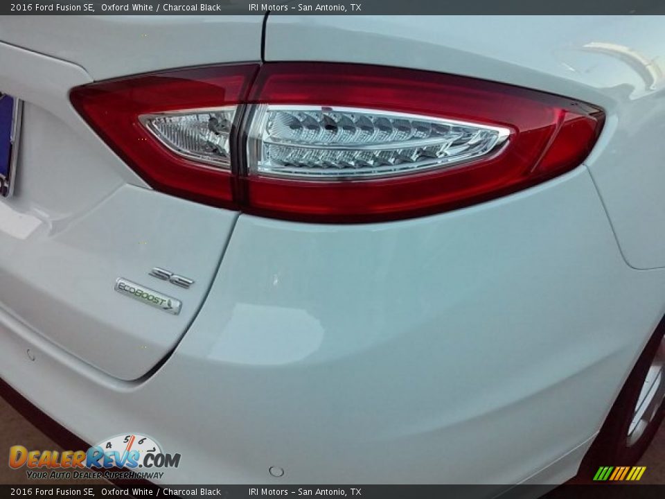 2016 Ford Fusion SE Oxford White / Charcoal Black Photo #13