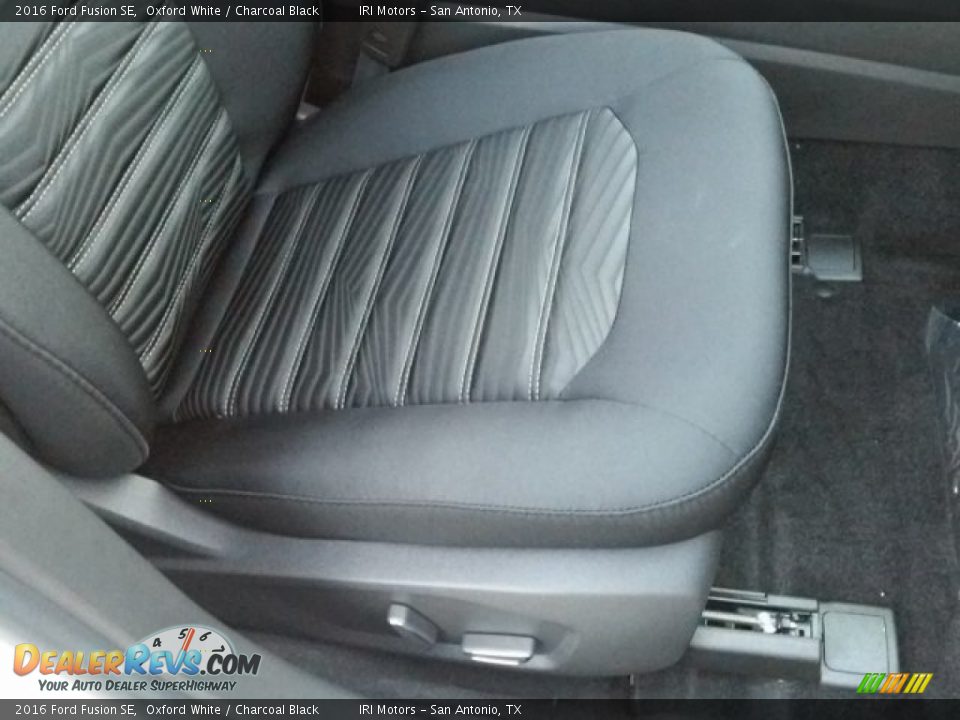 2016 Ford Fusion SE Oxford White / Charcoal Black Photo #18