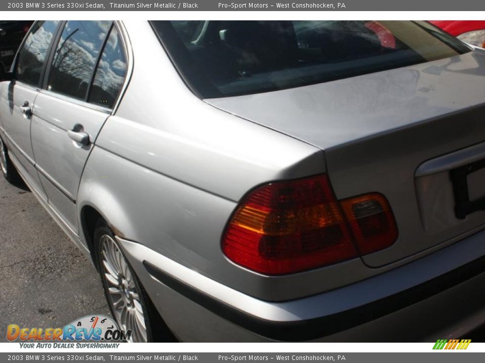 2003 BMW 3 Series 330xi Sedan Titanium Silver Metallic / Black Photo #16