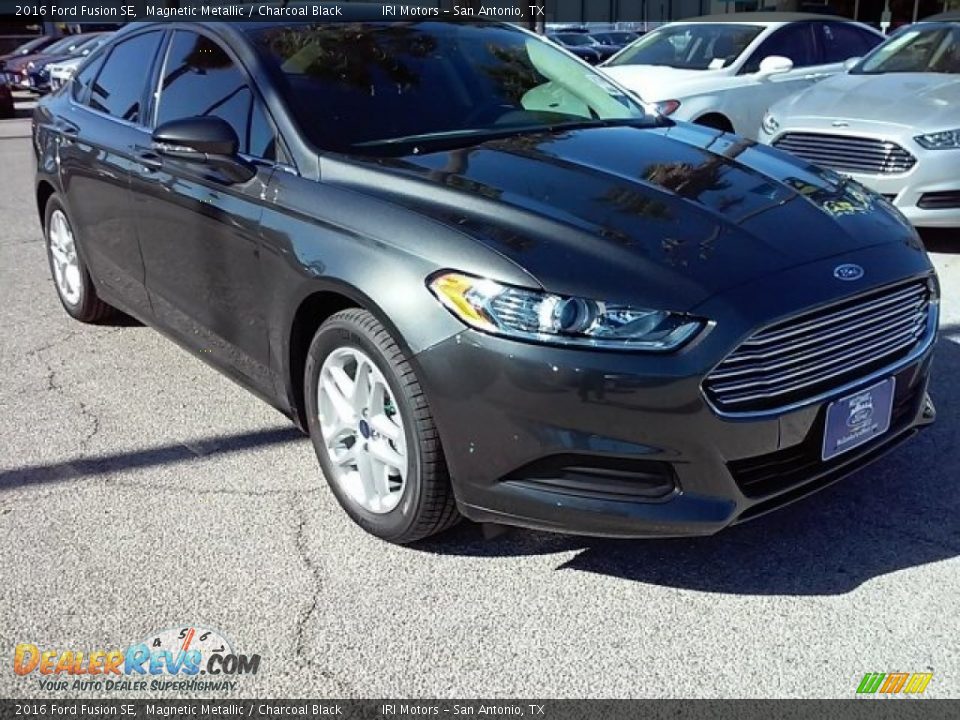 2016 Ford Fusion SE Magnetic Metallic / Charcoal Black Photo #1