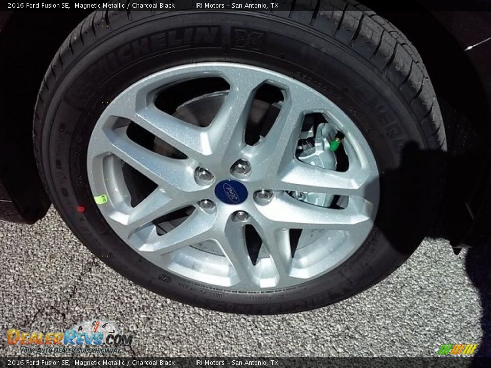 2016 Ford Fusion SE Magnetic Metallic / Charcoal Black Photo #4