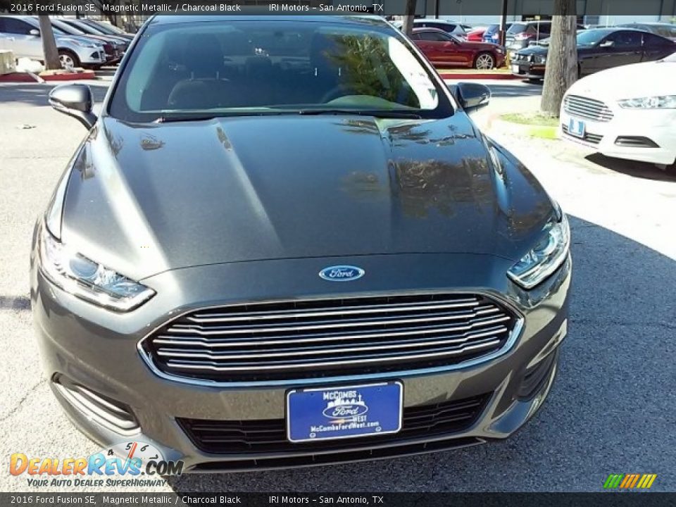 2016 Ford Fusion SE Magnetic Metallic / Charcoal Black Photo #6